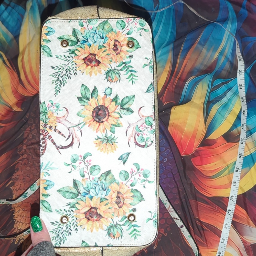 Well Used Kate Spade 🌻 Tote - Picture 7 of 17